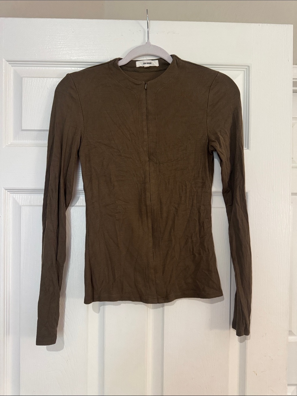 Joah Brown Slim Long-Sleeve ribbed Top in Olive Brown